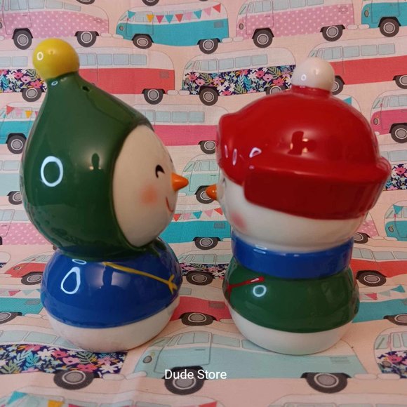 SNOWMEN 4-inch Christmas Salt & Pepper Shakers - 2 & 3 Holes - Ceramic - Picture 2 of 6